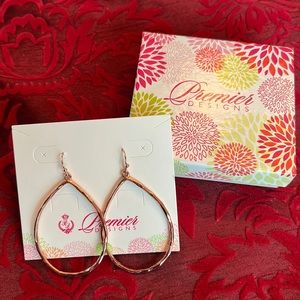 Premier Designs copper metal earrings